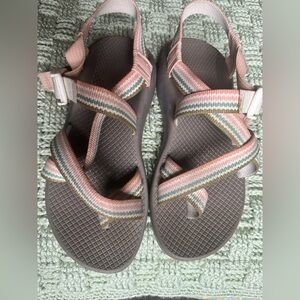 Chaco women’s z2 classic scoop apricot